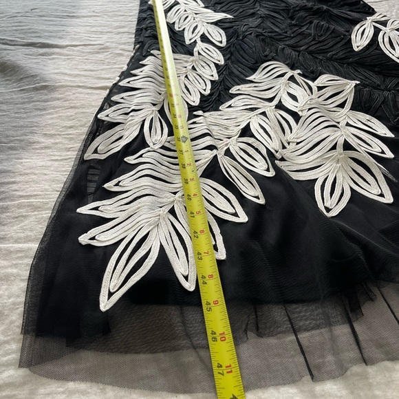 Classy Black sleeveless dress with embroidery embellishments. NWT. - Picture 5 of 11